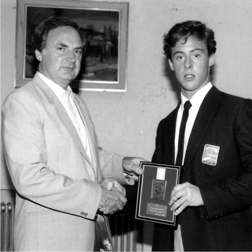 Premio 1990 mejor egresado perito mercantil del chef Marcelo Baroni