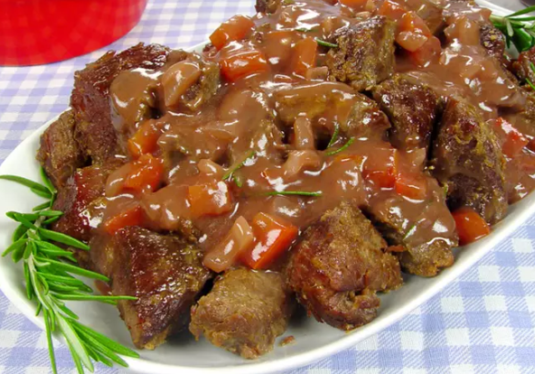 Carne de panela ao vinho