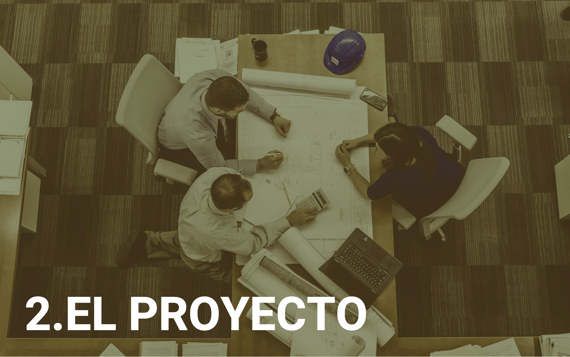 grupo de personas discutiendo