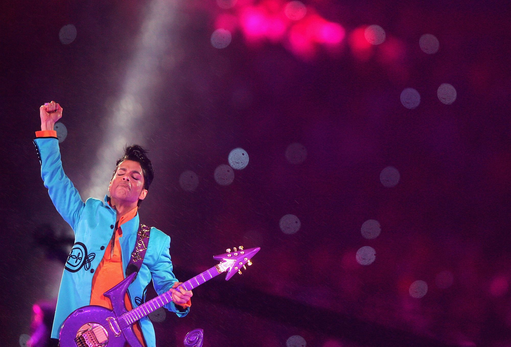 Prince triumphant at the 2007 Super Bowl Prince triumphant at the 2007 Super Bowl